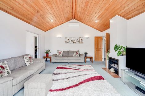 Photo of property in 37 Greenfield Drive, Western Heights, Hamilton, 3200