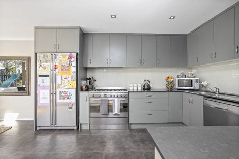 Photo of property in 8 Kiekie Road, Mangere Bridge, Auckland, 2022