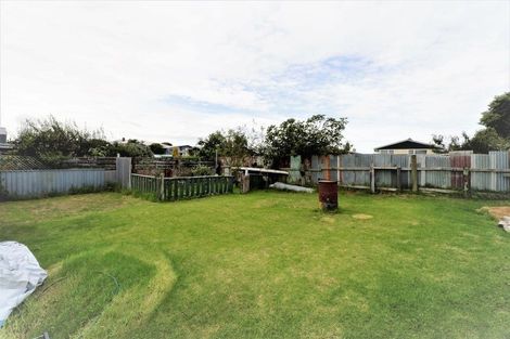 Photo of property in 28 Titoki Street, Castlecliff, Whanganui, 4501
