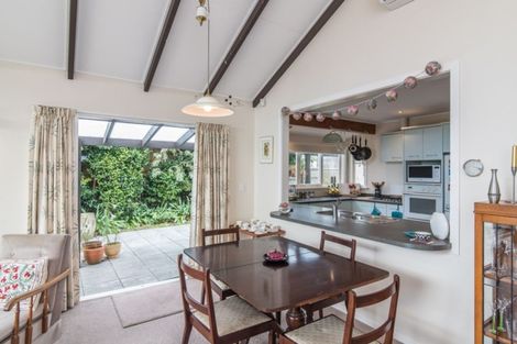 Photo of property in 5 Lesley Grove, Waikanae, 5036