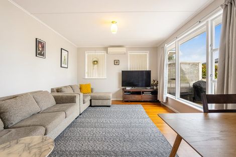 Photo of property in 14 Thomas Avenue, Te Atatu Peninsula, Auckland, 0610