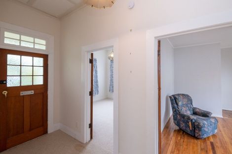 Photo of property in 9 Preston Street, Eltham, 4322