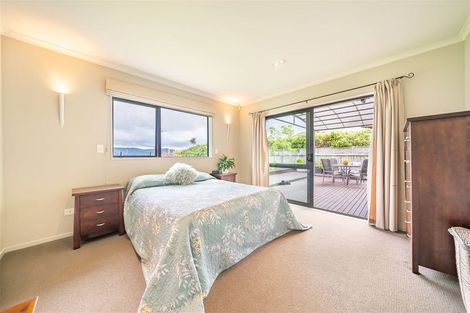 Photo of property in 2 Cosgrove Rise, Riverstone Terraces, Upper Hutt, 5018