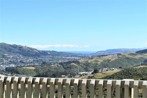 Photo of property in 33 Havana Rise, Grenada Village, Wellington, 6037