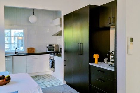 Photo of property in 127 Muritai Road, Eastbourne, Lower Hutt, 5013