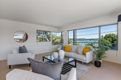 Photo of property in 35 Tindalls Bay Road, Tindalls Beach, Whangaparaoa, 0930