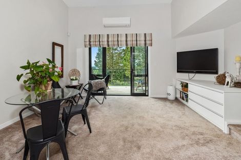 Photo of property in 44 Warman Road, Okura, Albany, 0792