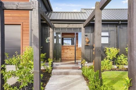 Photo of property in 42 Botanical Heights Drive, Waipahihi, Taupo, 3330