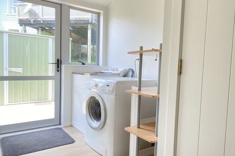 Photo of property in 8 Phillip Avenue, Glen Eden, Auckland, 0602