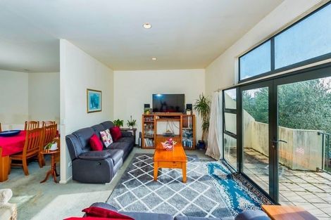 Photo of property in 1/62 Fernhill Way, Oteha, Auckland, 0632