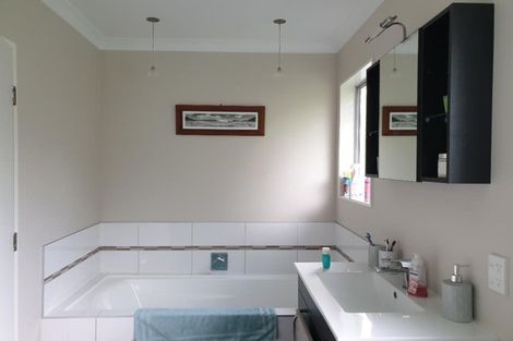 Photo of property in 2 Naver Place, Papakowhai, Porirua, 5024