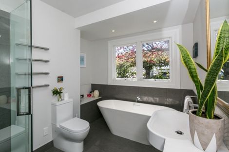 Photo of property in 2 Sealy Road, Bluff Hill, Napier, 4110