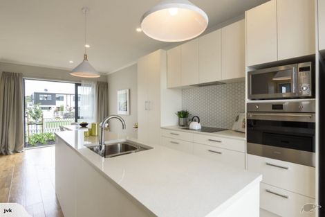 Photo of property in 26 Komanawa Lane, Mount Wellington, Auckland, 1062