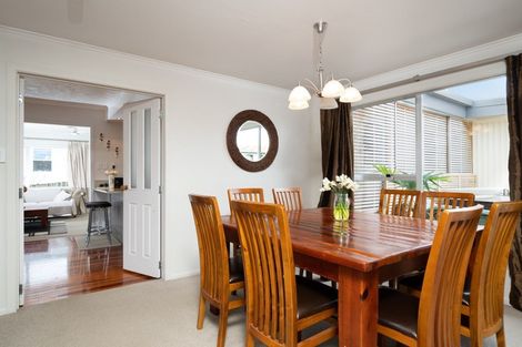 Photo of property in 64 View Road, Henderson, Auckland, 0612