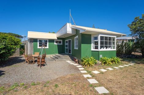 Photo of property in 6 Rangiuru Road, Otaki Beach, Otaki, 5512