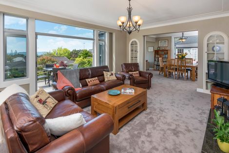 Photo of property in 30 Paparoa Road, Cockle Bay, Auckland, 2014