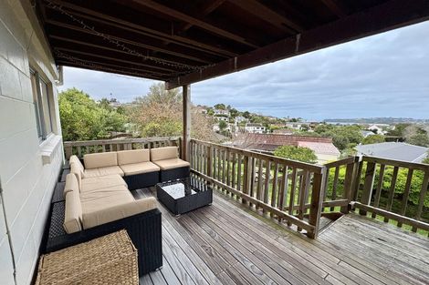 Photo of property in 22 Tower Hill, Stanmore Bay, Whangaparaoa, 0930
