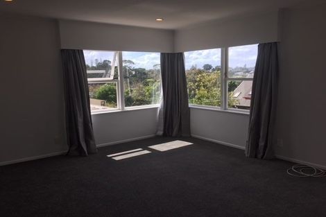 Photo of property in 68 Gladstone Road, Northcote, Auckland, 0627