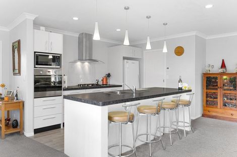 Photo of property in 13 Feist Street, Carterton, 5713