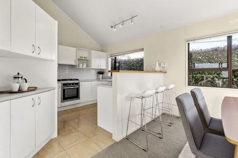 Photo of property in 1/13 Garadice Road, Rothesay Bay, Auckland, 0630