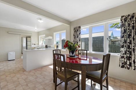 Photo of property in 54 Mount View Road, Melville, Hamilton, 3206