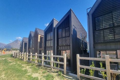 Photo of property in 33 Ryan Loop, Jacks Point, 9371