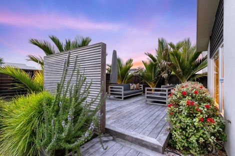 Photo of property in 11 Patiki Place, Omaha, 0986