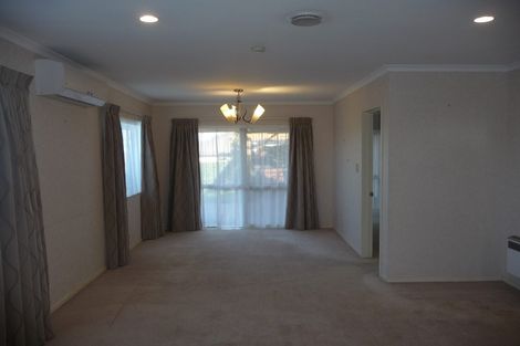 Photo of property in 4 Ballyroney Place, East Tamaki, Auckland, 2013