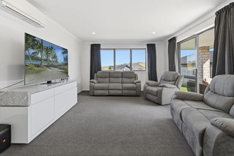 Photo of property in 1 Antrim Glade, Welcome Bay, Tauranga, 3175