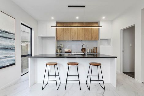 Photo of property in 6b Dalwhinnie Parade, Highland Park, Auckland, 2010