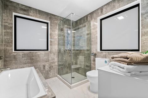 Photo of property in 100 Parkview Drive, Gulf Harbour, Whangaparaoa, 0930