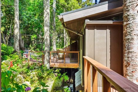 Photo of property in 10 Rangiwai Road, Titirangi, Auckland, 0604