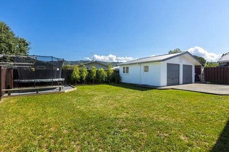 Photo of property in 53 Oregon Drive, Maoribank, Upper Hutt, 5018