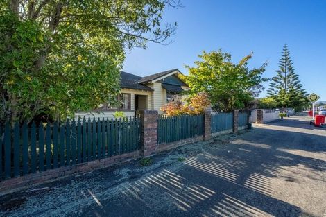 Photo of property in 37 Shamrock Street, Takaro, Palmerston North, 4412