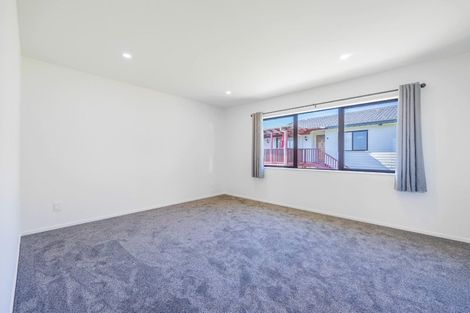 Photo of property in 50c Barbados Drive, Unsworth Heights, Auckland, 0632