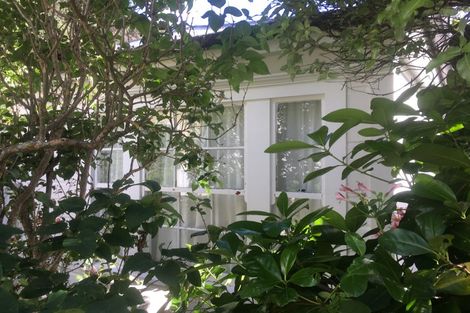 Photo of property in 12 Poplar Grove, Thorndon, Wellington, 6011