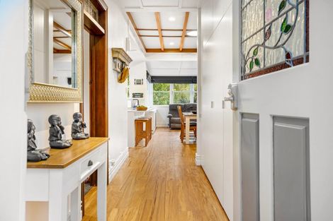 Photo of property in 5 Taupaki Road, Taupaki, Henderson, 0782