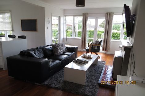Photo of property in 13 Tahapa Crescent, Meadowbank, Auckland, 1072