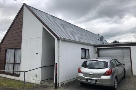 Photo of property in 27a Dorset Crescent, Hokowhitu, Palmerston North, 4410