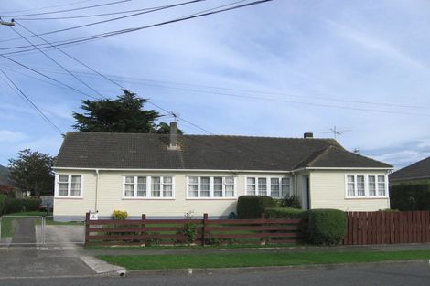 Photo of property in 6 Hughes Crescent, Taita, Lower Hutt, 5011