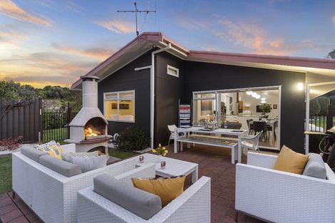 Photo of property in 11 Herbert Drive, Whangamata, 3620