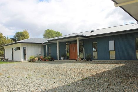 Photo of property in 61 Hurndall Street East, Maungaturoto, 0520