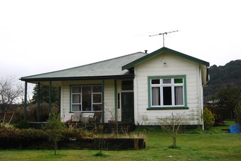 Photo of property in 4-6 Shearman Street, Reefton, 7830