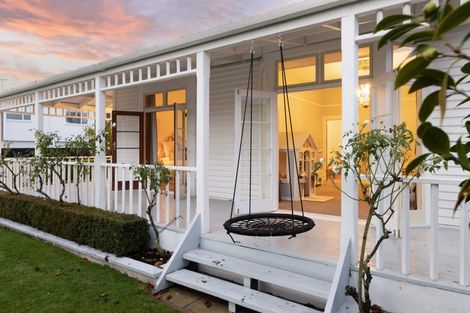 Photo of property in 28 Cleveland Street, Edgeware, Christchurch, 8013