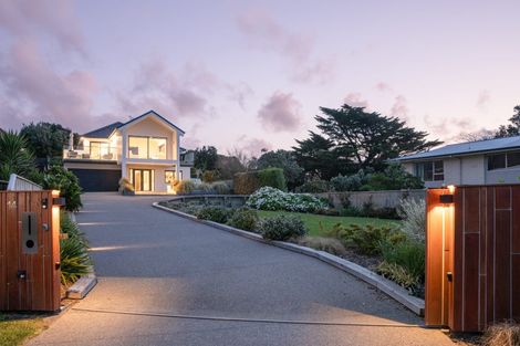 Photo of property in 14 Garden Road, Raumati Beach, Paraparaumu, 5032
