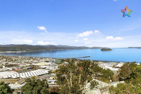 Photo of property in 30 Singers Road, Korokoro, Lower Hutt, 5012