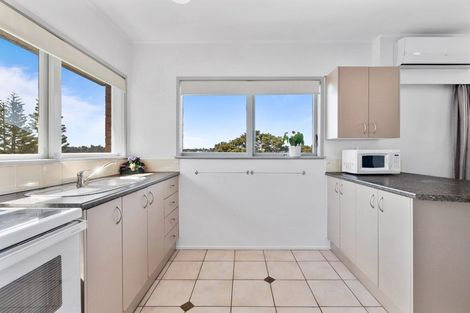 Photo of property in 2/21 Seaview Road, Glenfield, Auckland, 0629