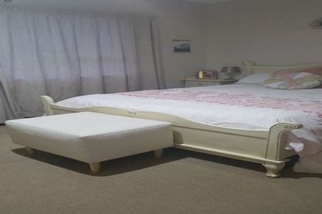 Photo of property in 1/22 Dunraven Place, Torbay, Auckland, 0630