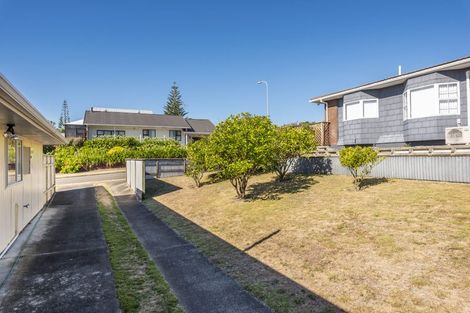 Photo of property in 50 Queens Road, Waikanae Beach, Waikanae, 5036
