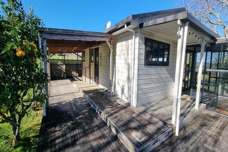 Photo of property in 100 Ranfurly Road, Alfriston, Auckland, 2105